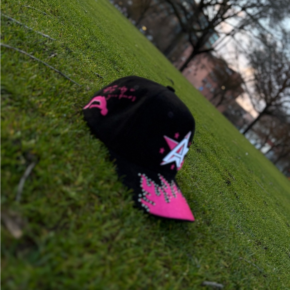Pink Star - Picture 2 of 5